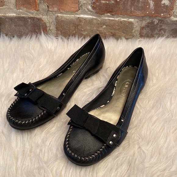 Talbots Bow Front Leather Flats, Size 7.5B - Picture 1 of 17